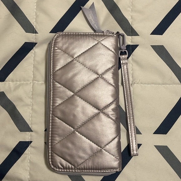 Vera Bradley Large wallet 🌟 - Picture 3 of 4